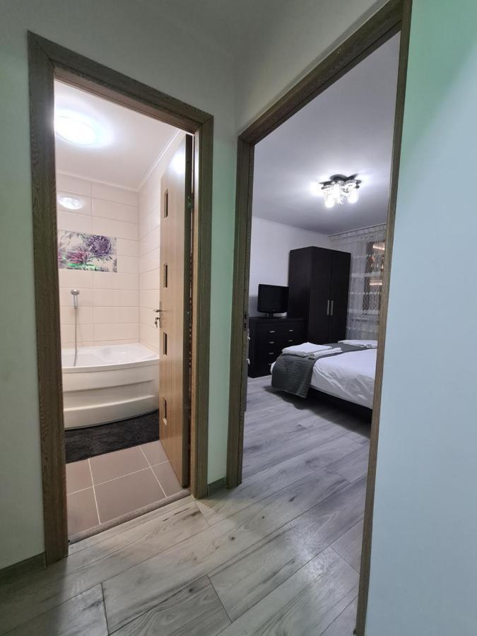 דירות חונדוארה Apartament Ultra Central 1 מראה חיצוני תמונה