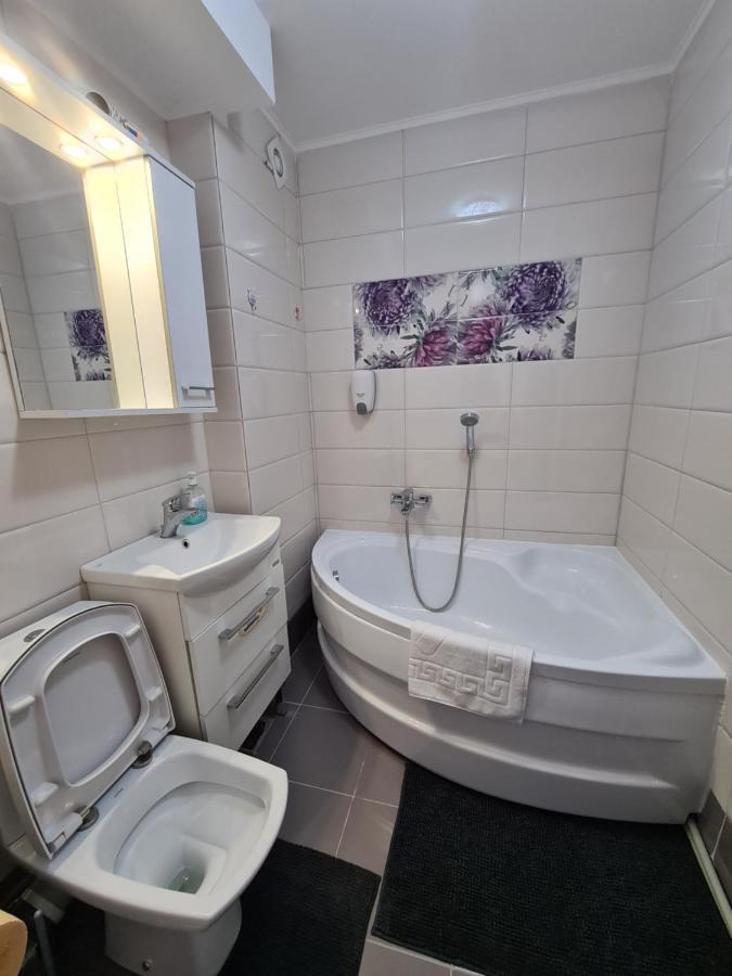 דירות חונדוארה Apartament Ultra Central 1 מראה חיצוני תמונה